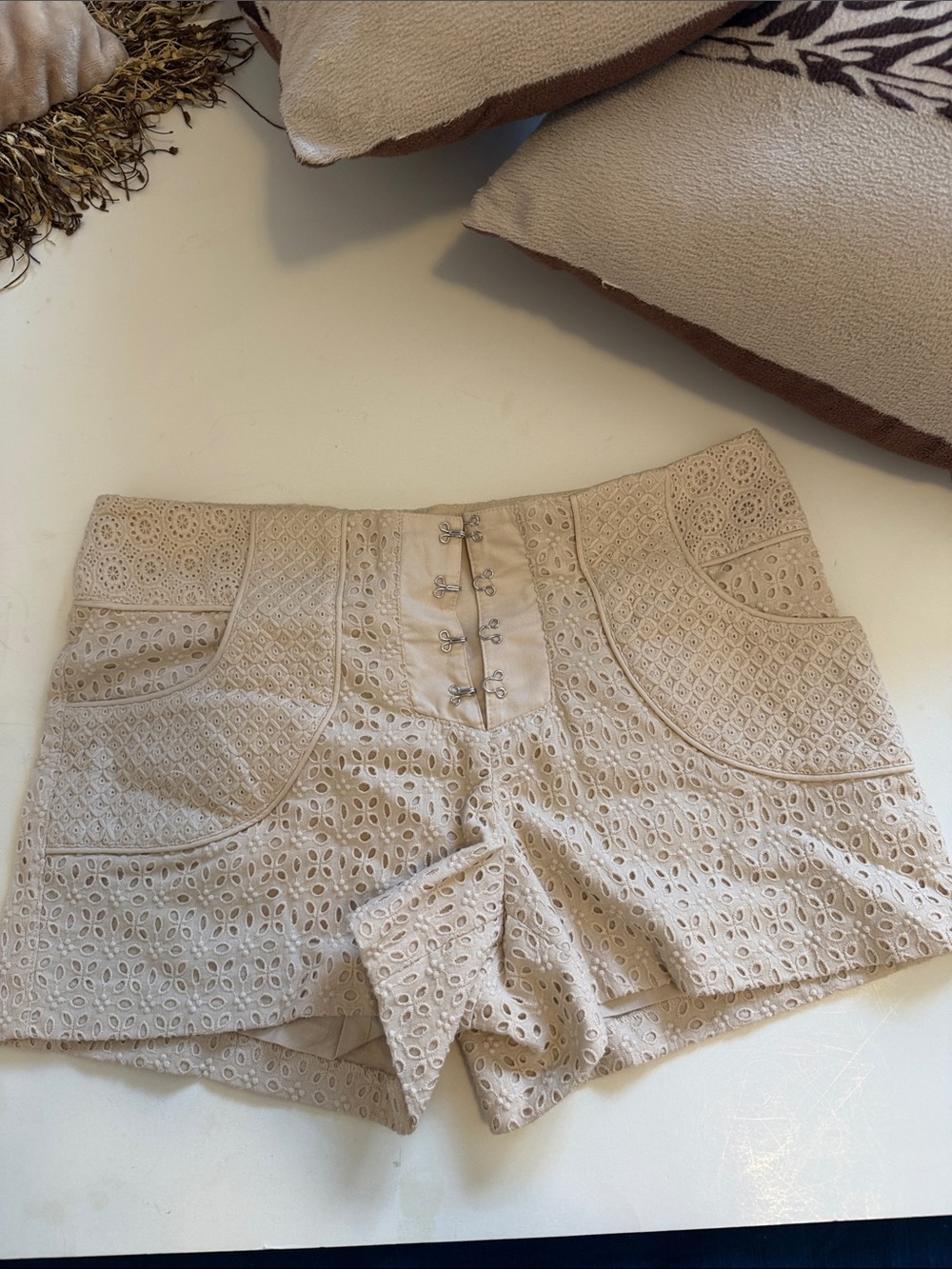 Marciano new Crème Eyelet High-Waist Hook-Front Shorts, size 6. Fully lined.